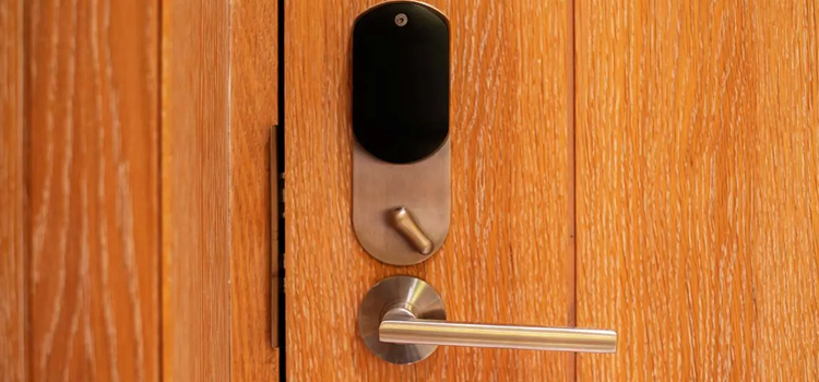 Automatic Locking Door Knob Los Osos